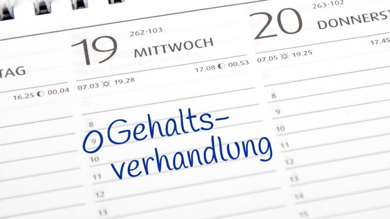 Calendar saying "salary negotiation" in German
